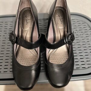 Life Stride Rozz Women's Black Strap Heels 9.5M